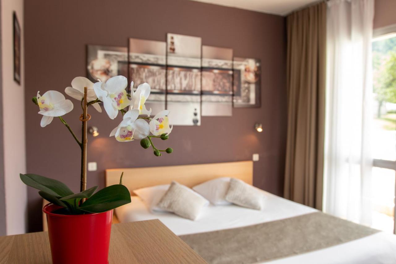 Hotel Les Flots Bleus سافين المظهر الخارجي الصورة